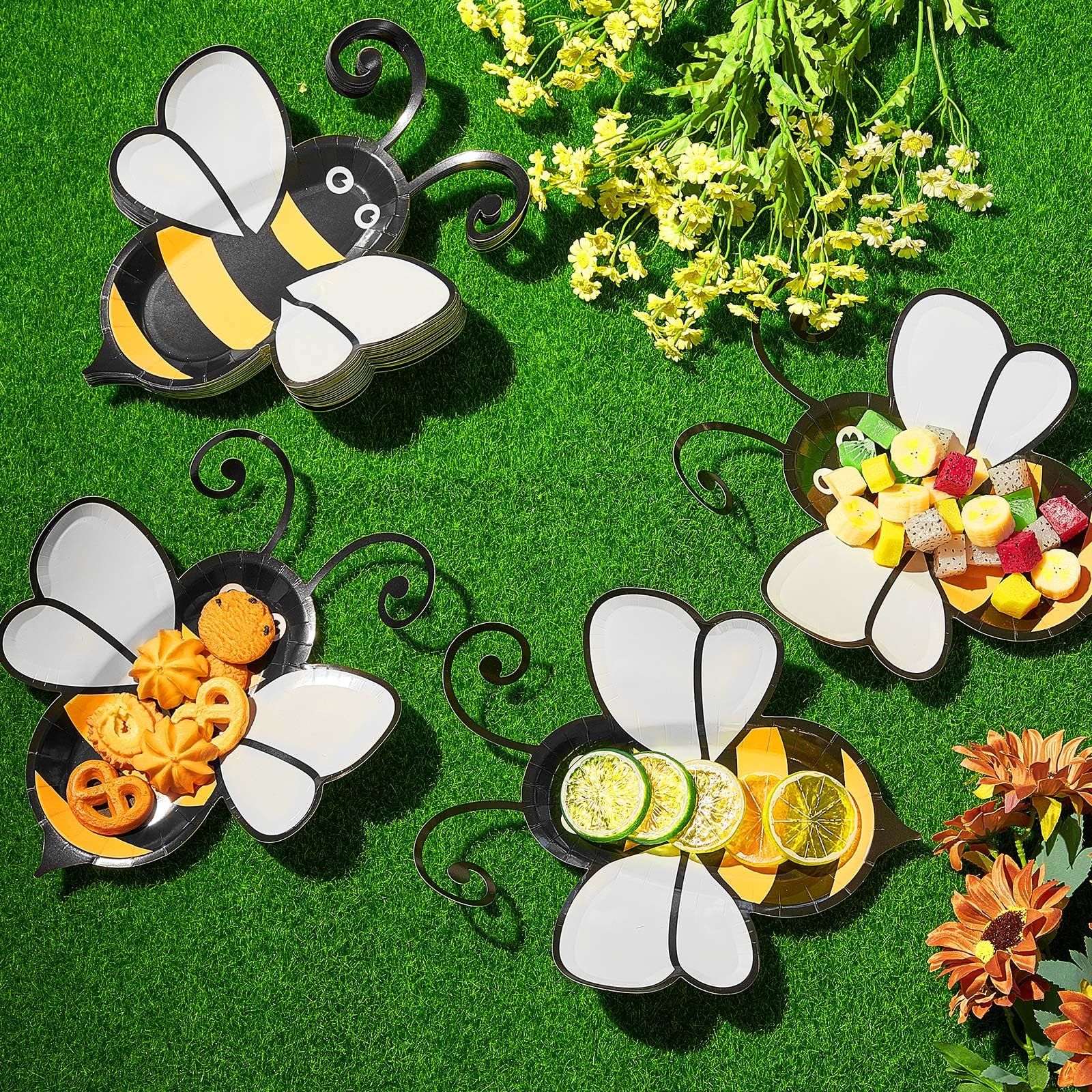 Meekoo airplane plates decor featuring kawaii airplane shape to brighten the table.