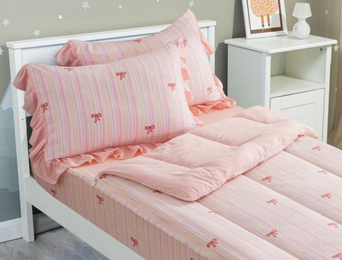 Meeting Story bow zipped comforter twin pink – soft, cuddly bedtime warmth.