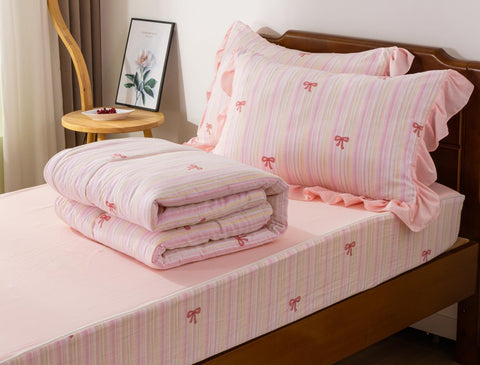 Meeting Story light pink twin bedding set – ideal starter kit for girls.