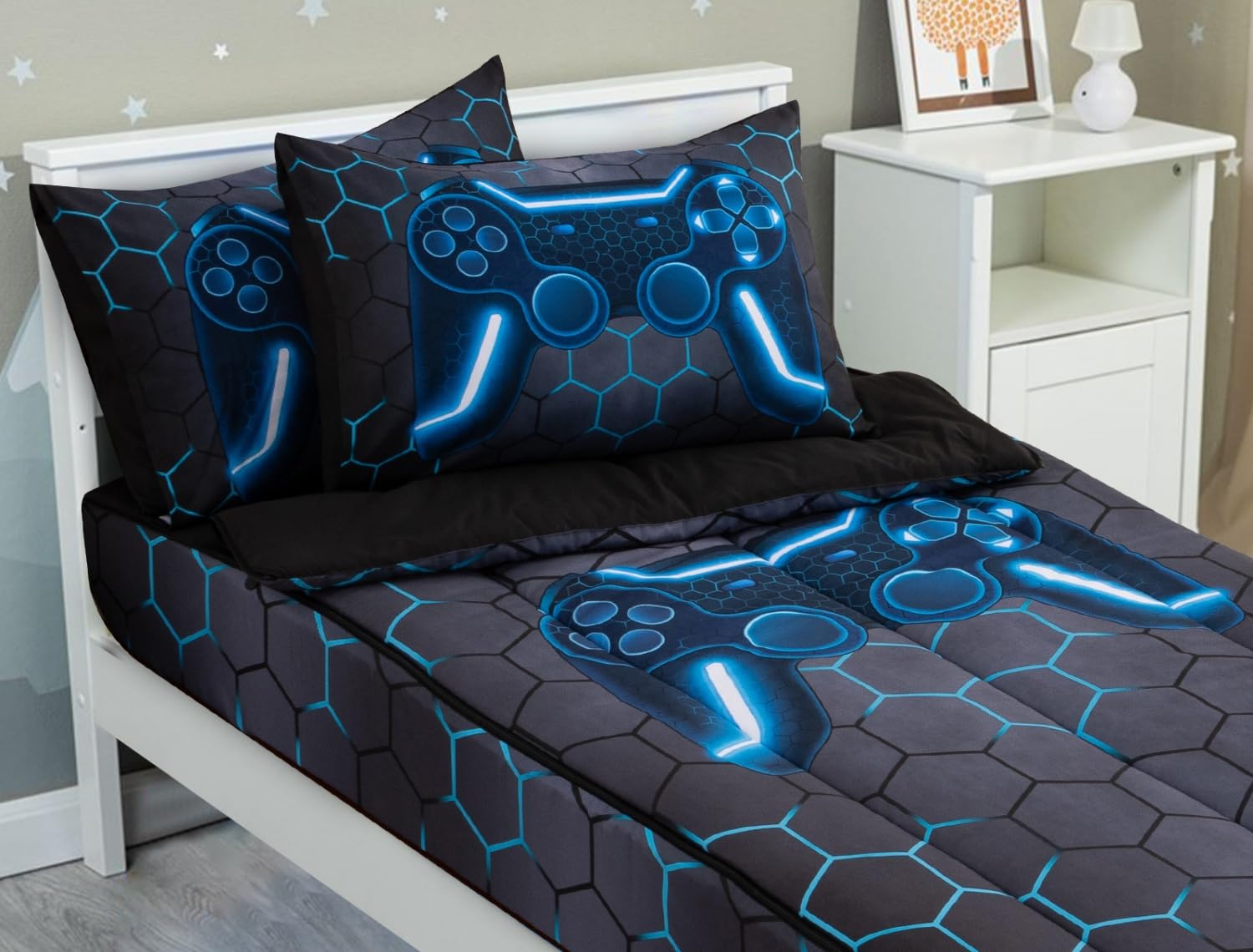 Meeting Story twin comforter with zipper for secure, easy bed setup