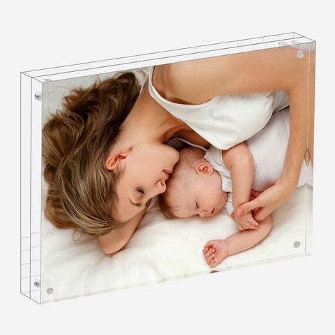 Meetu microfiber cleaning cloth helps keep the frame spotless