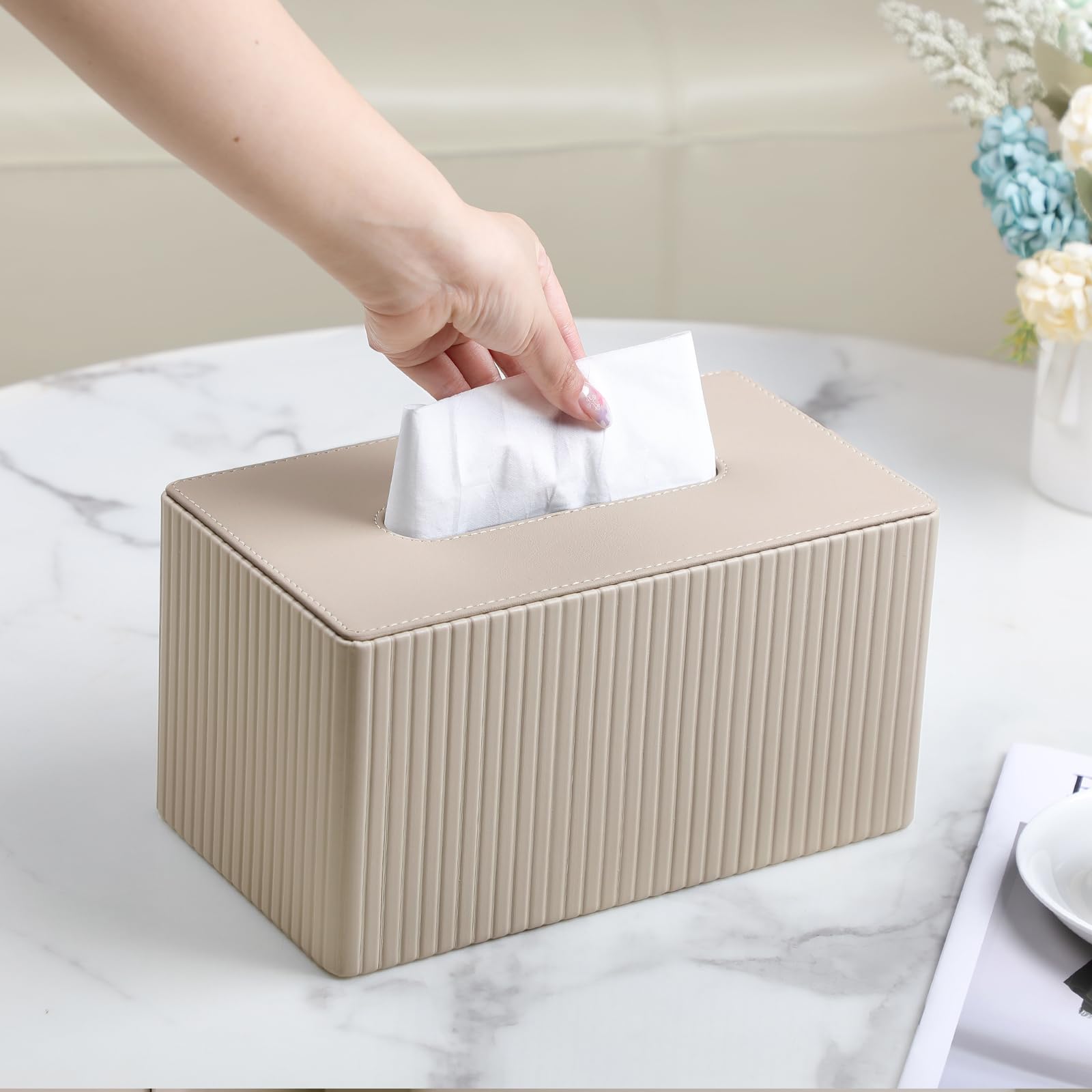 MEIBOOCH magnetic bottom opening demonstration, easy tissue replacement.