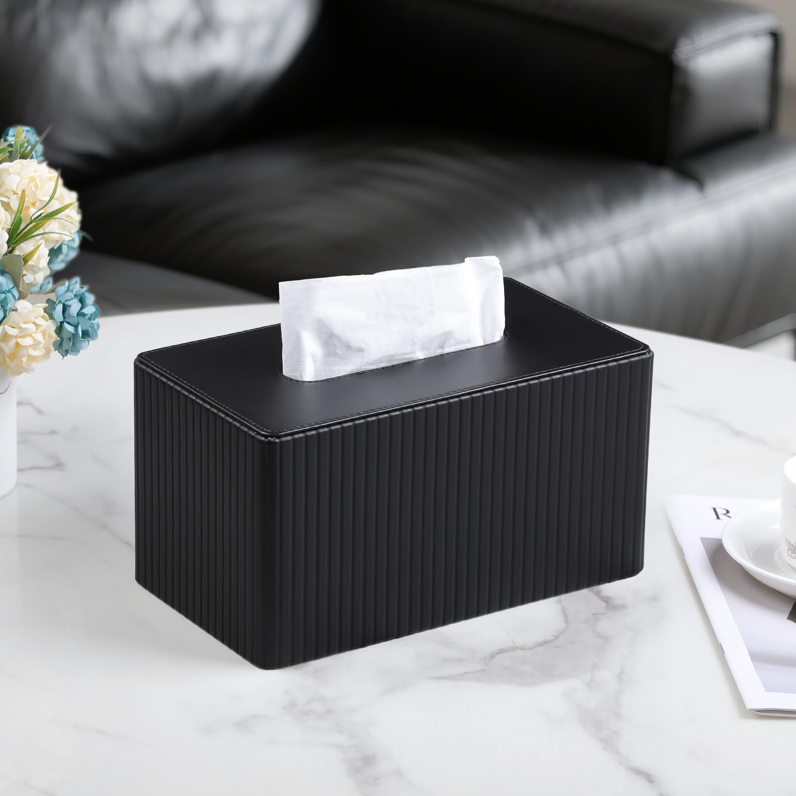 MEIBOOCH magnetic closure bottom simplifies refilling while preserving a neat surface.
