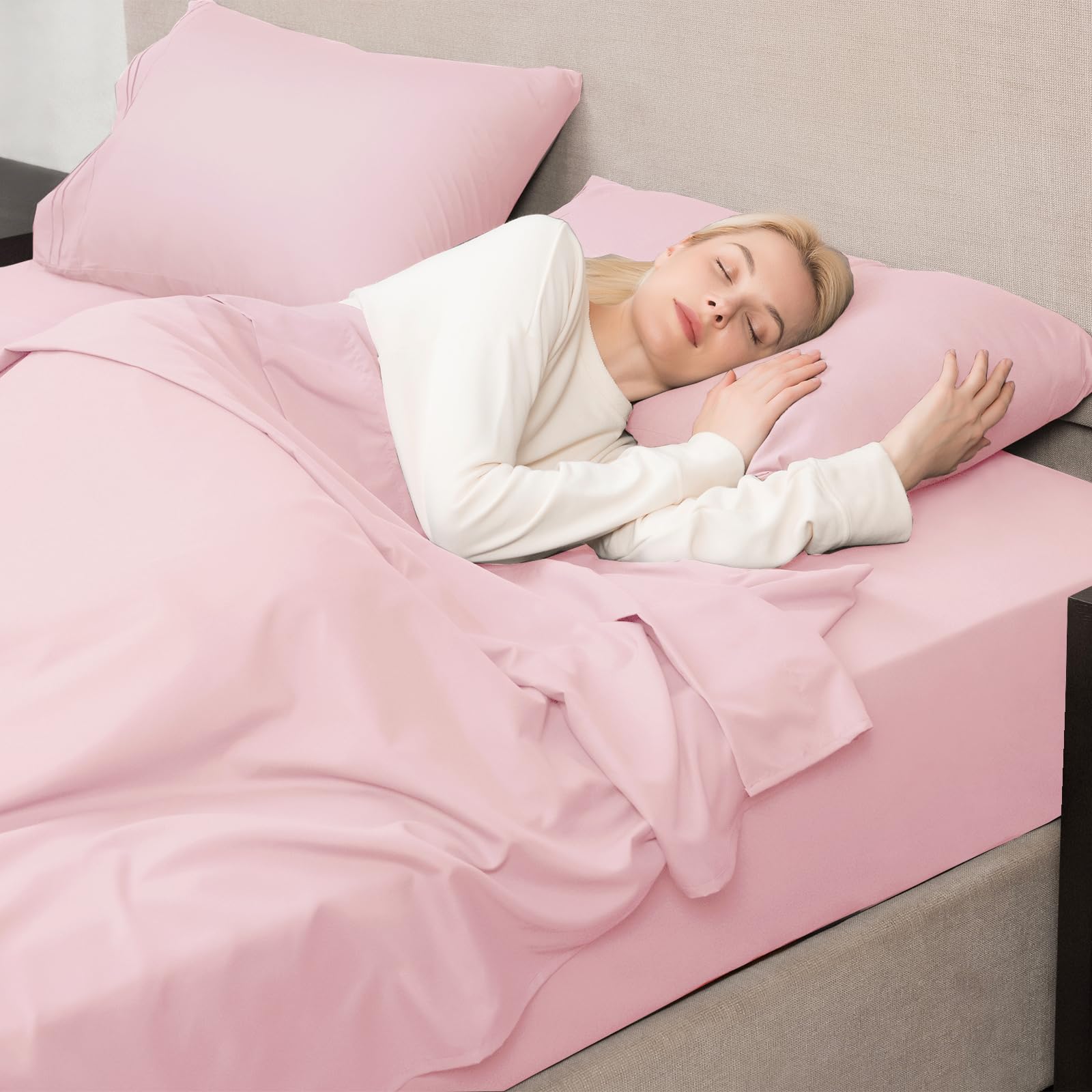 Mejoroom wrinkle-resistant bedding maintains neat look with less ironing.