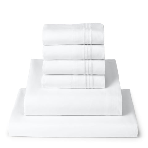 Mellanni queen sheet set in soft microfiber provides year-round comfort.