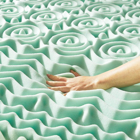 Mellow aloe infused foam detail emphasizes calming feel and freshness.