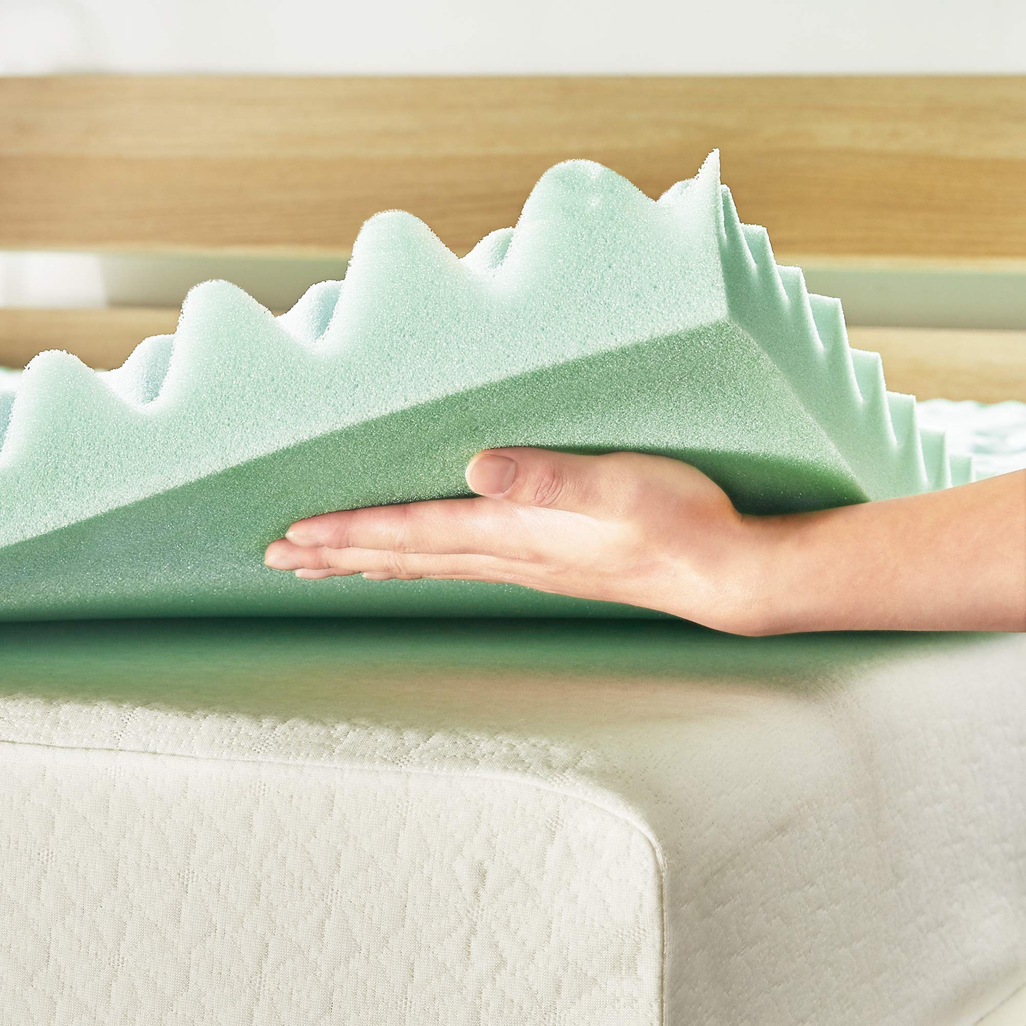 Mellow CertiPUR-US label confirms safe memory foam quality.