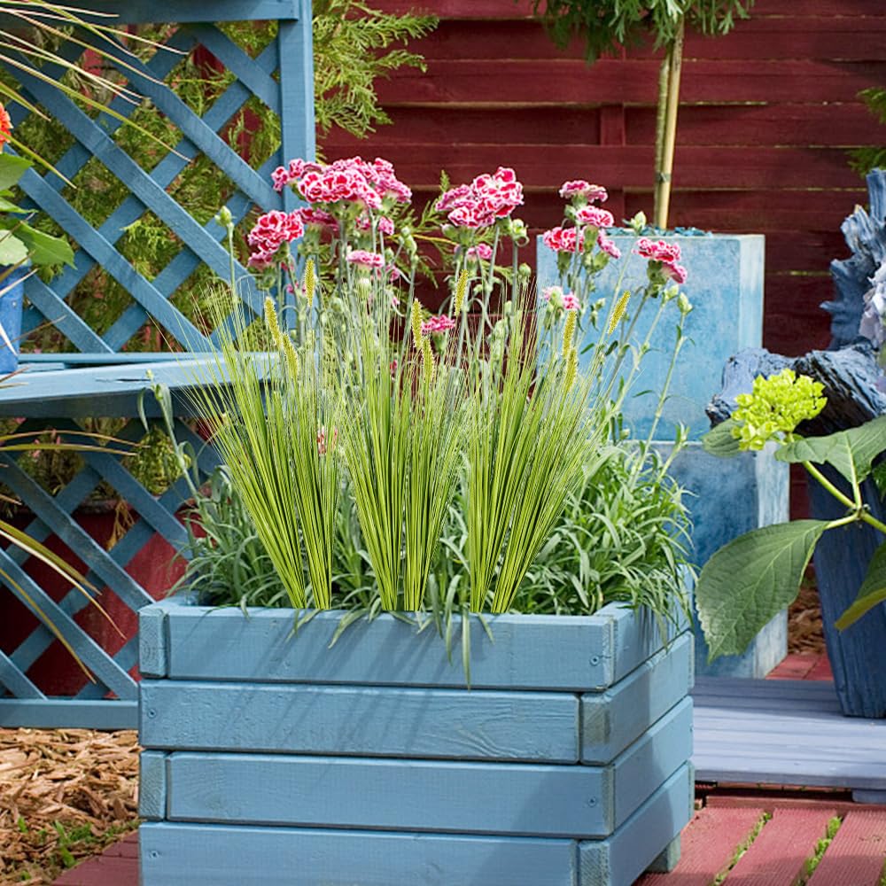 Melorca&Guilla outdoor garden scene with durable faux greenery