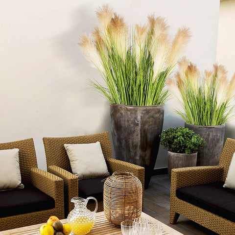 Melorca&Guilla wedding window decor featuring versatile faux grass.