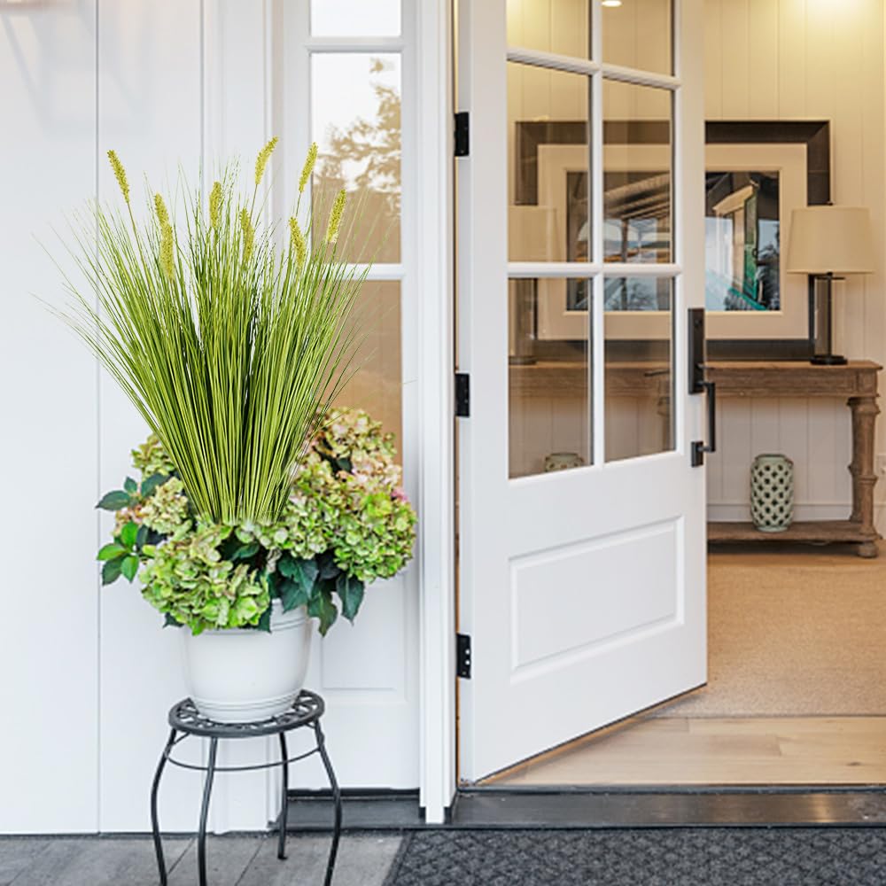 Melorca&Guilla window box display with tall grass adds curb appeal