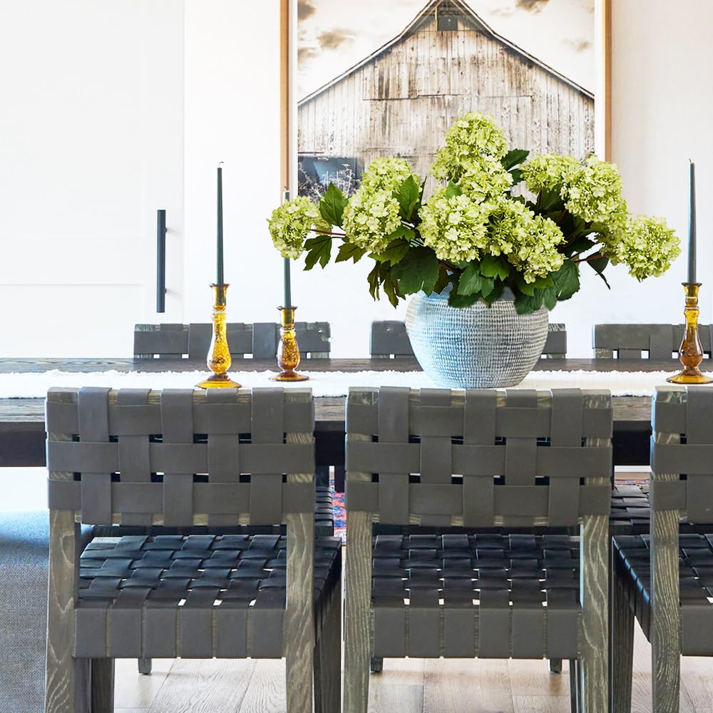 Melorca&Guilla hydrangea displayed on a porch for outdoor decor