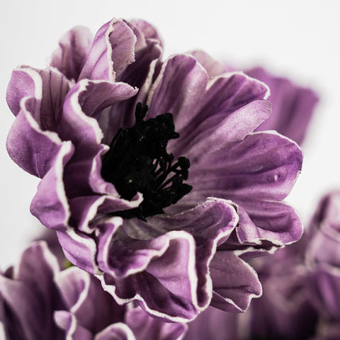 Melorca&Guilla versatile faux flowers for kitchen or office decor