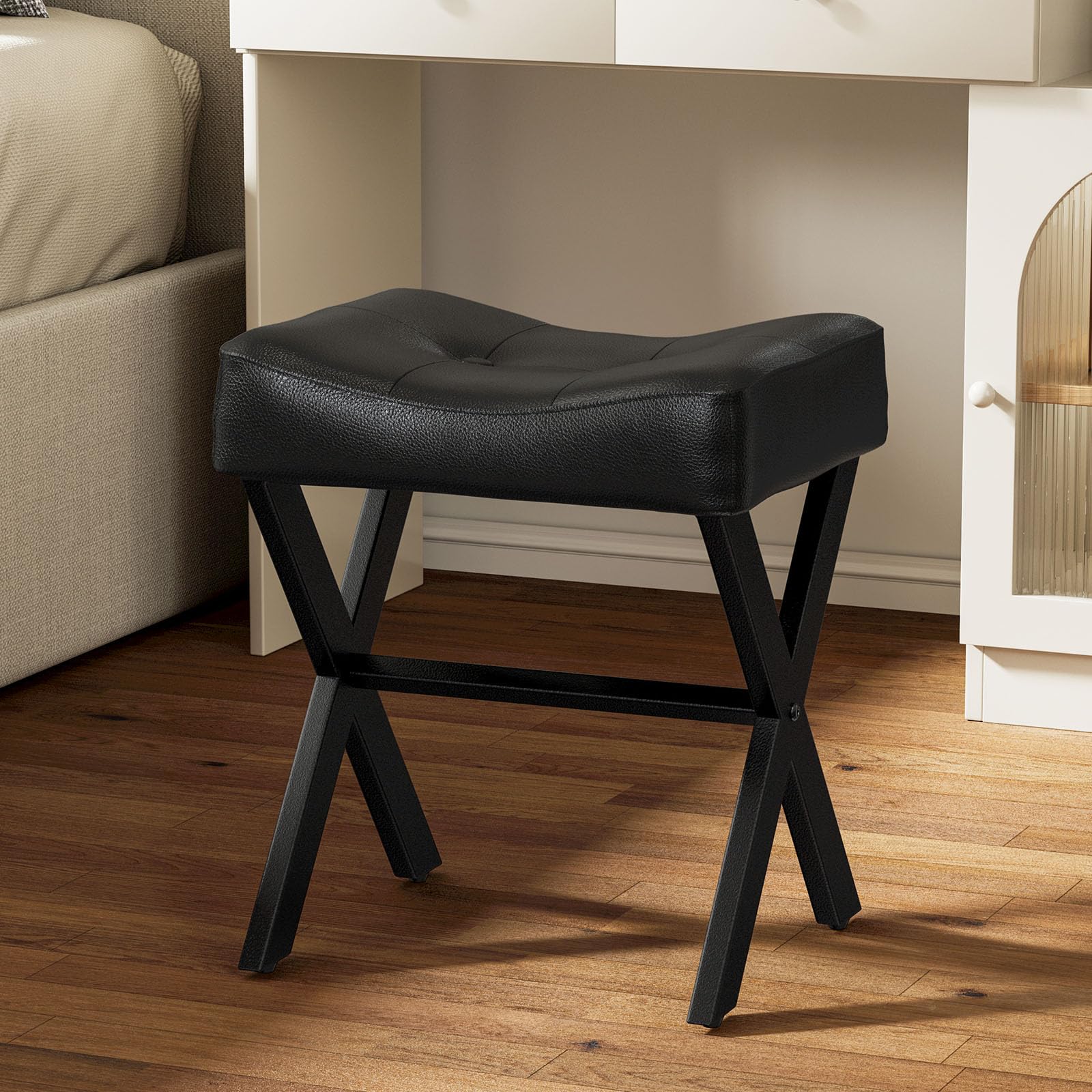 Memobarco closet stool blends with modern bedroom decor.