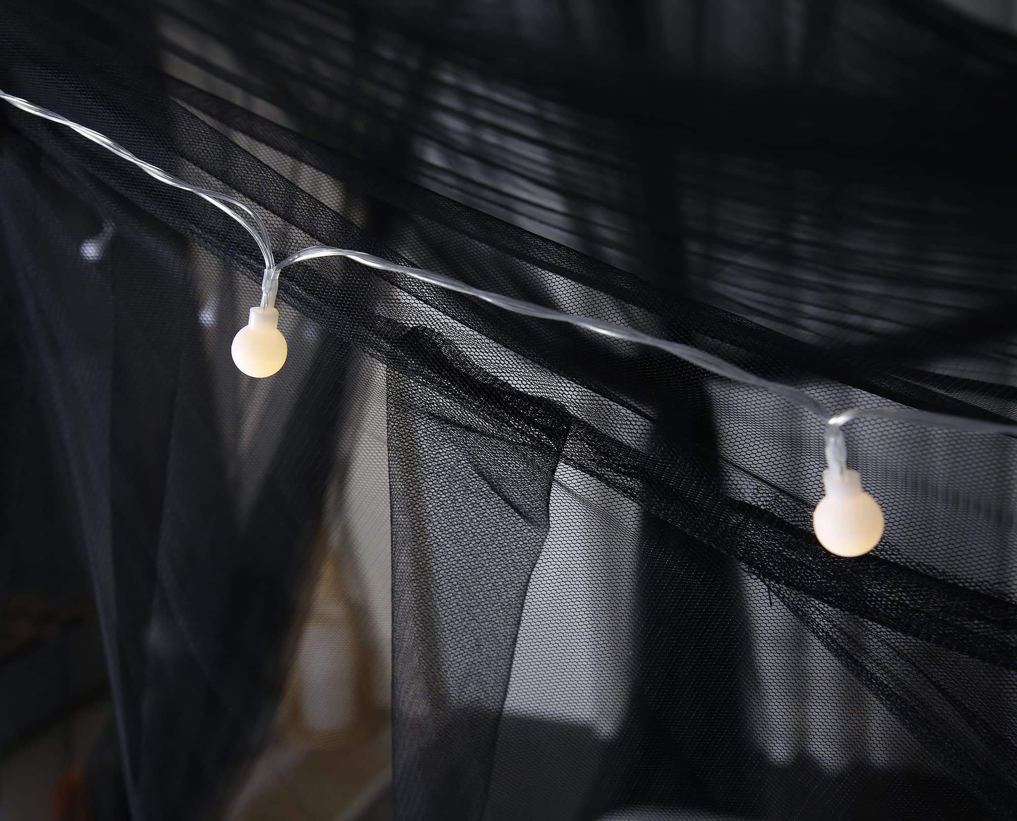 Mengersi canopy lighting option enhances mood for intimate evenings