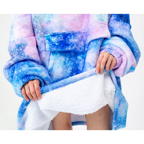 Mewkou one-size-fits-most hoodie designed for many body types