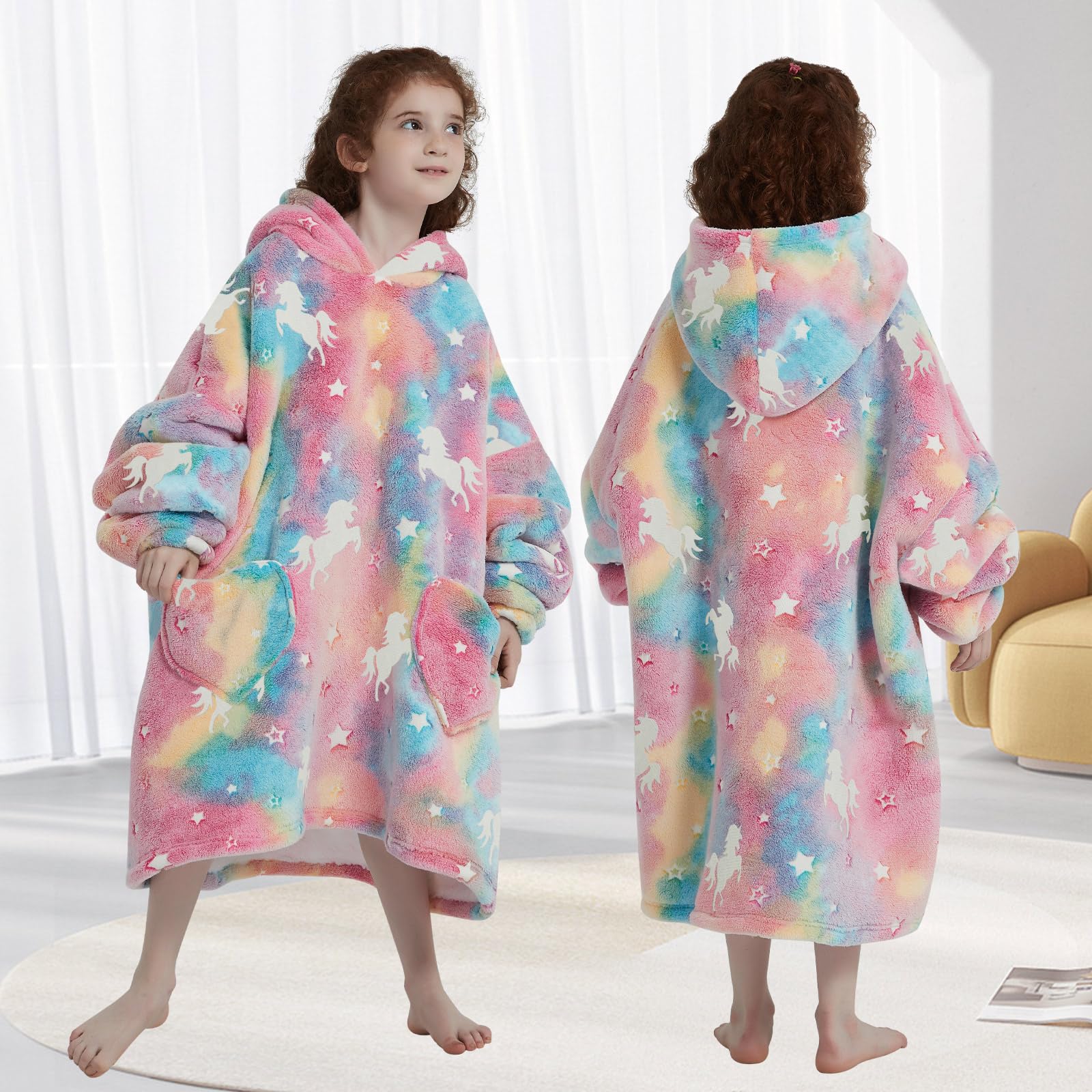 Mewkou oversized one-size-fits-all hoodie suitable for growing kids.