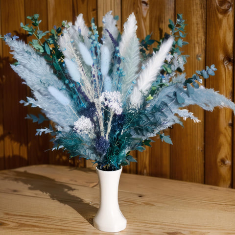 Mifgra blue pampas bouquet as a chic boho centerpiece for home or events