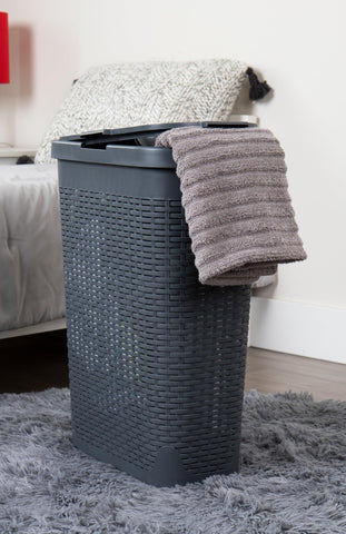 Mind Reader Slim Laundry Hamper 40L capacity offers ample space for daily laundry.