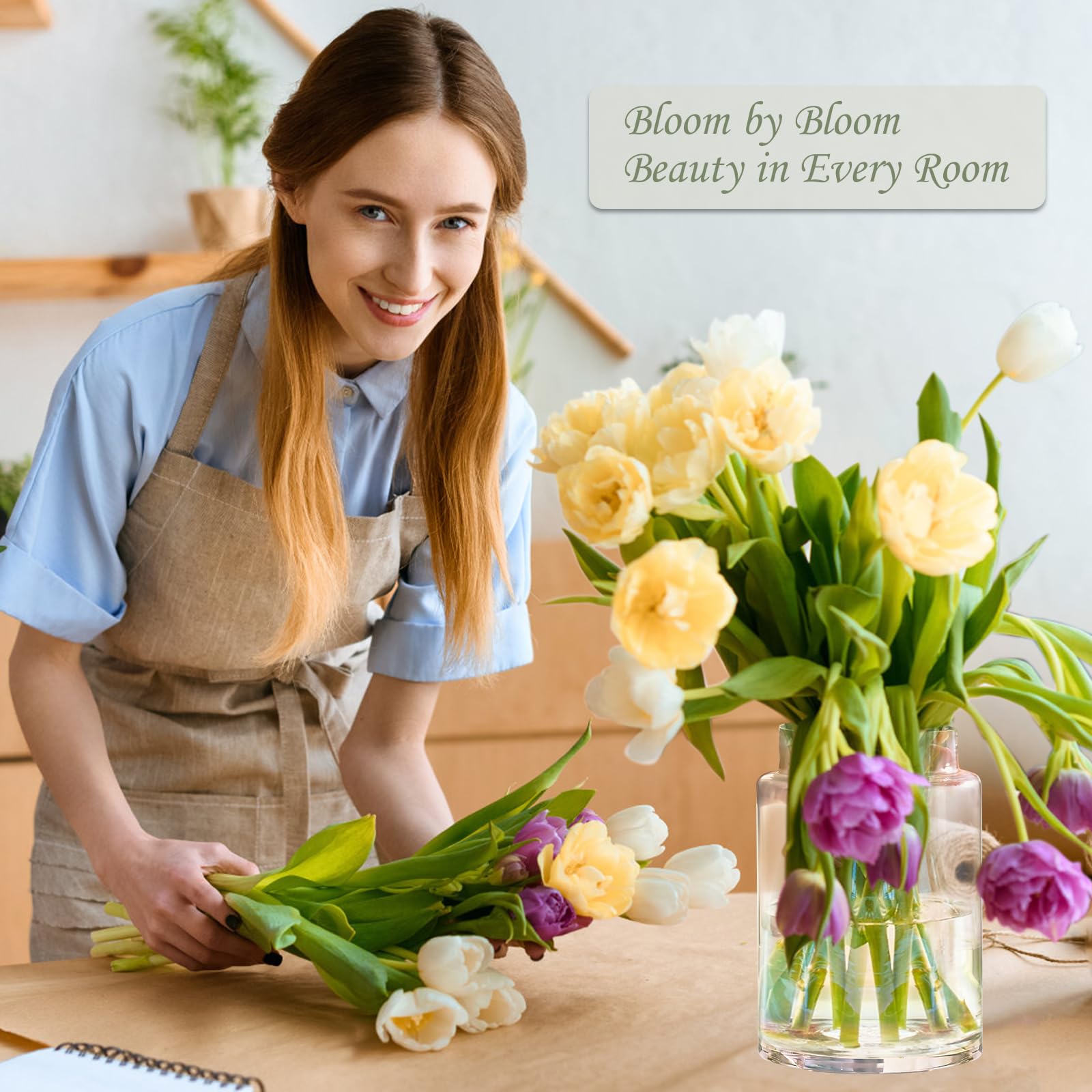 Misognare clear glass vase, transparent body reflecting light for bright décor.