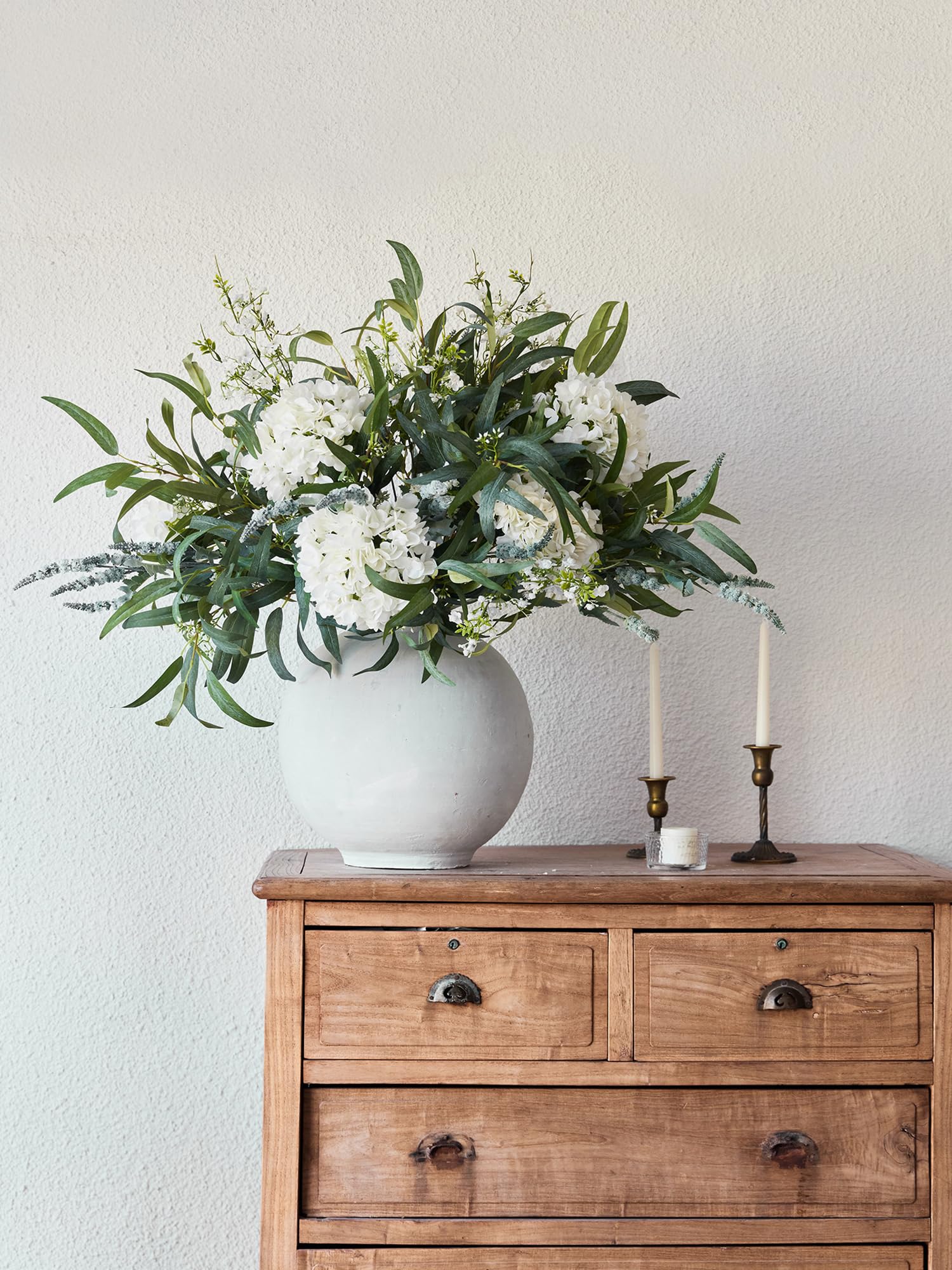 MissPIN greenery stems pair with farmhouse tables for timeless, low-maintenance elegance