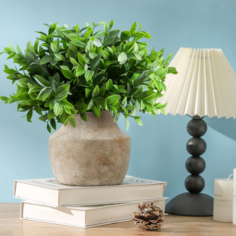 Mitt&Ditt non-slip bottom vase protects tabletops while rearranging florals