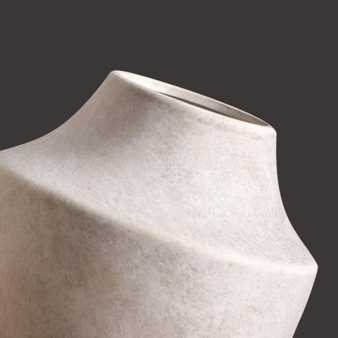 Mitt&Ditt versatile vase decor for living rooms, shelves, or fireplace mantels.