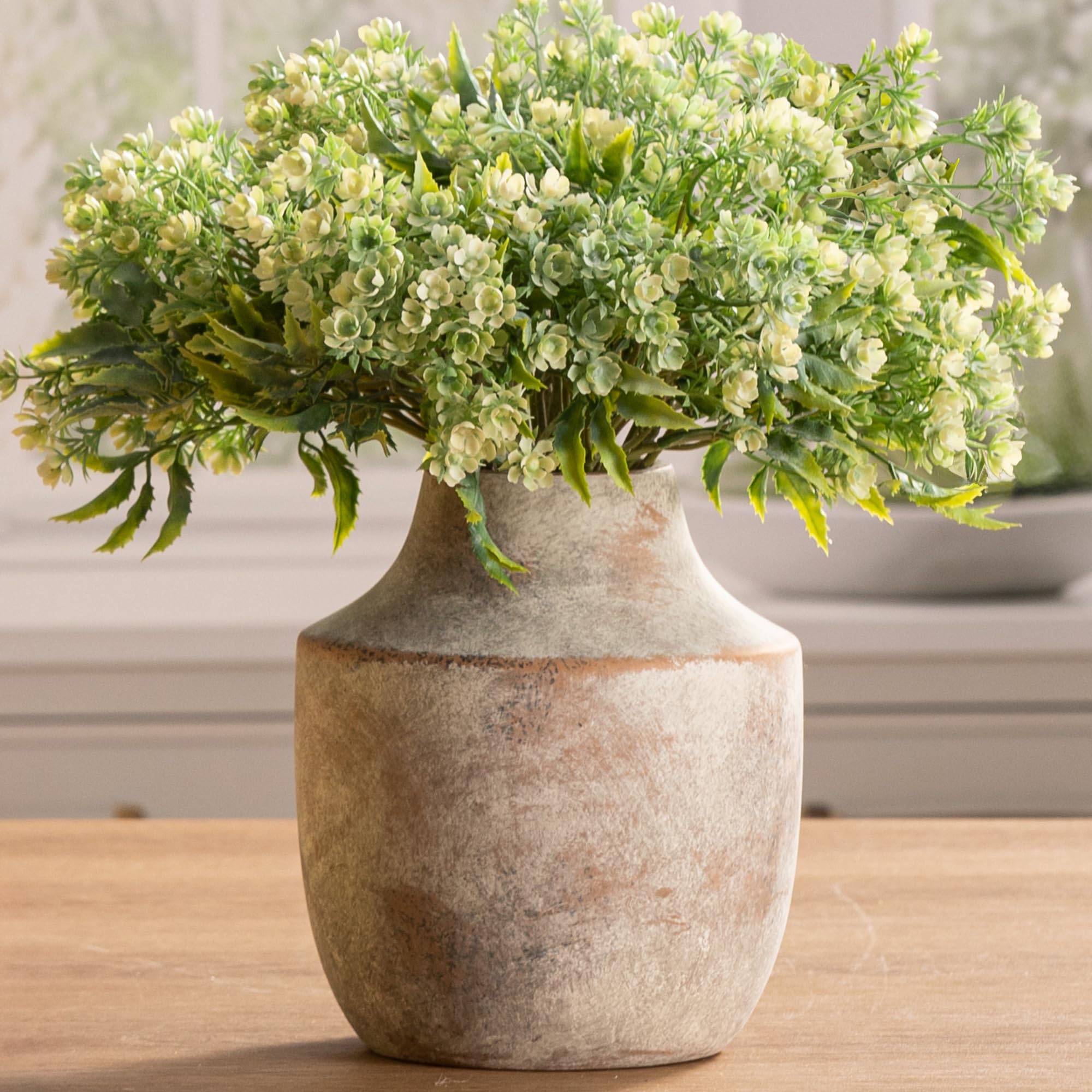 Mitt&Ditt non-slip bottom vase shown on a tabletop for stable display
