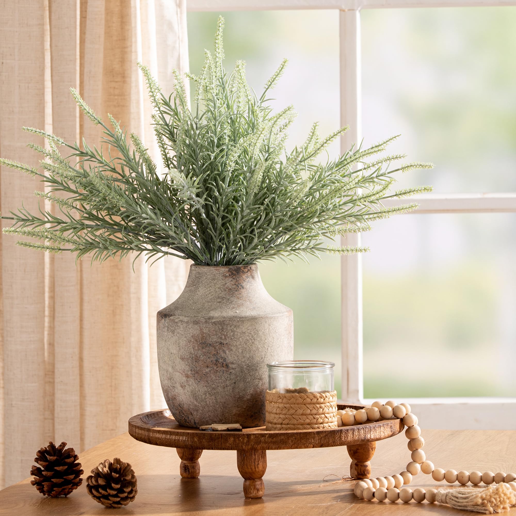 Mitt&Ditt shelf display vase styled on a bookcase