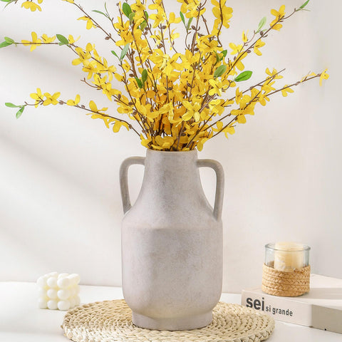 Mitt&Ditt non-slip bottom vase protects surfaces during placement