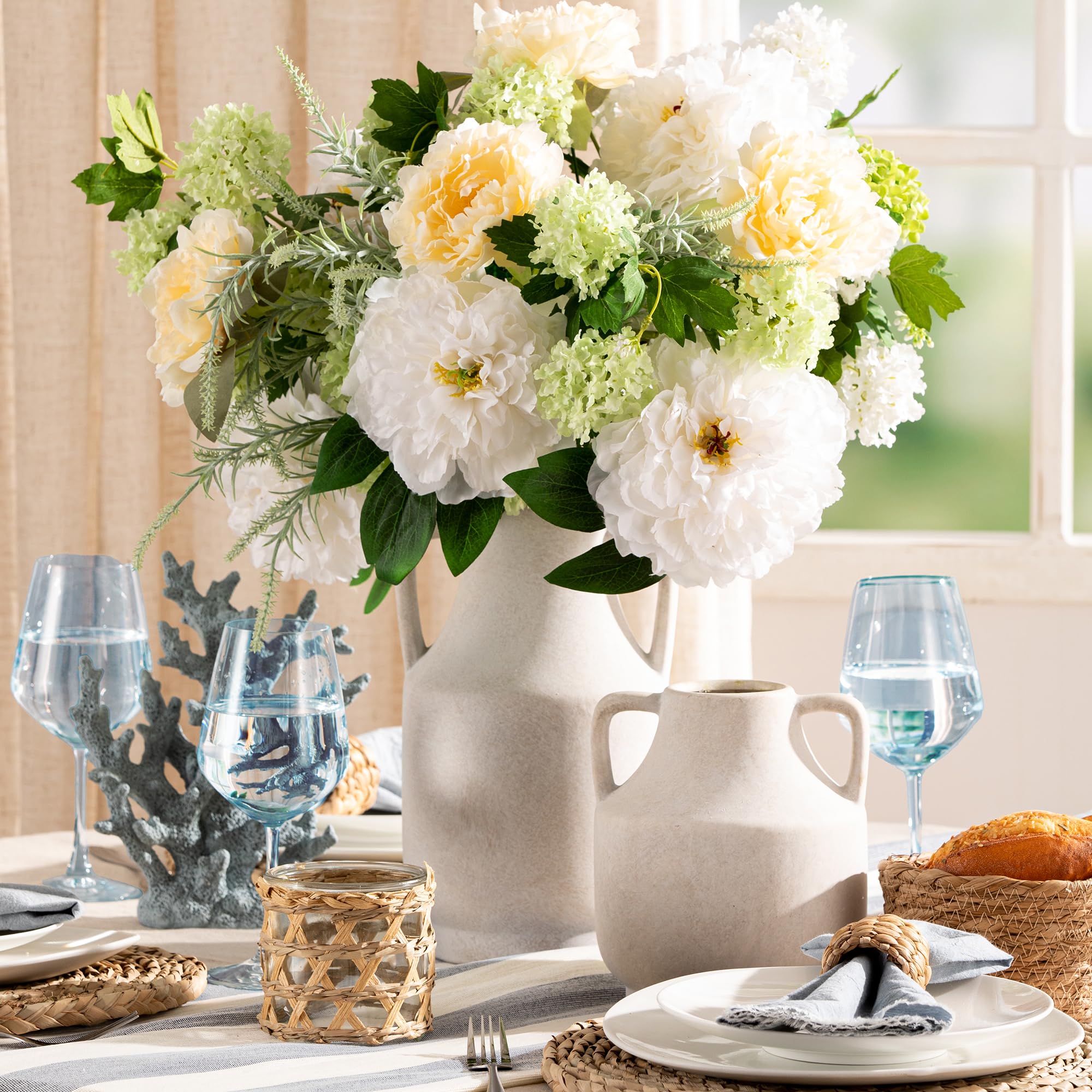 Mitt&Ditt versatile vase for entryway or coffee table centerpieces.