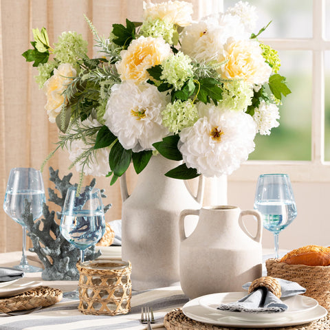 Mitt&Ditt versatile vase for entryway or coffee table centerpieces.