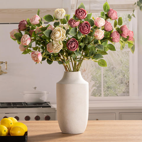 Mitt&Ditt non-slip bottom vase protects surfaces during placement and movement