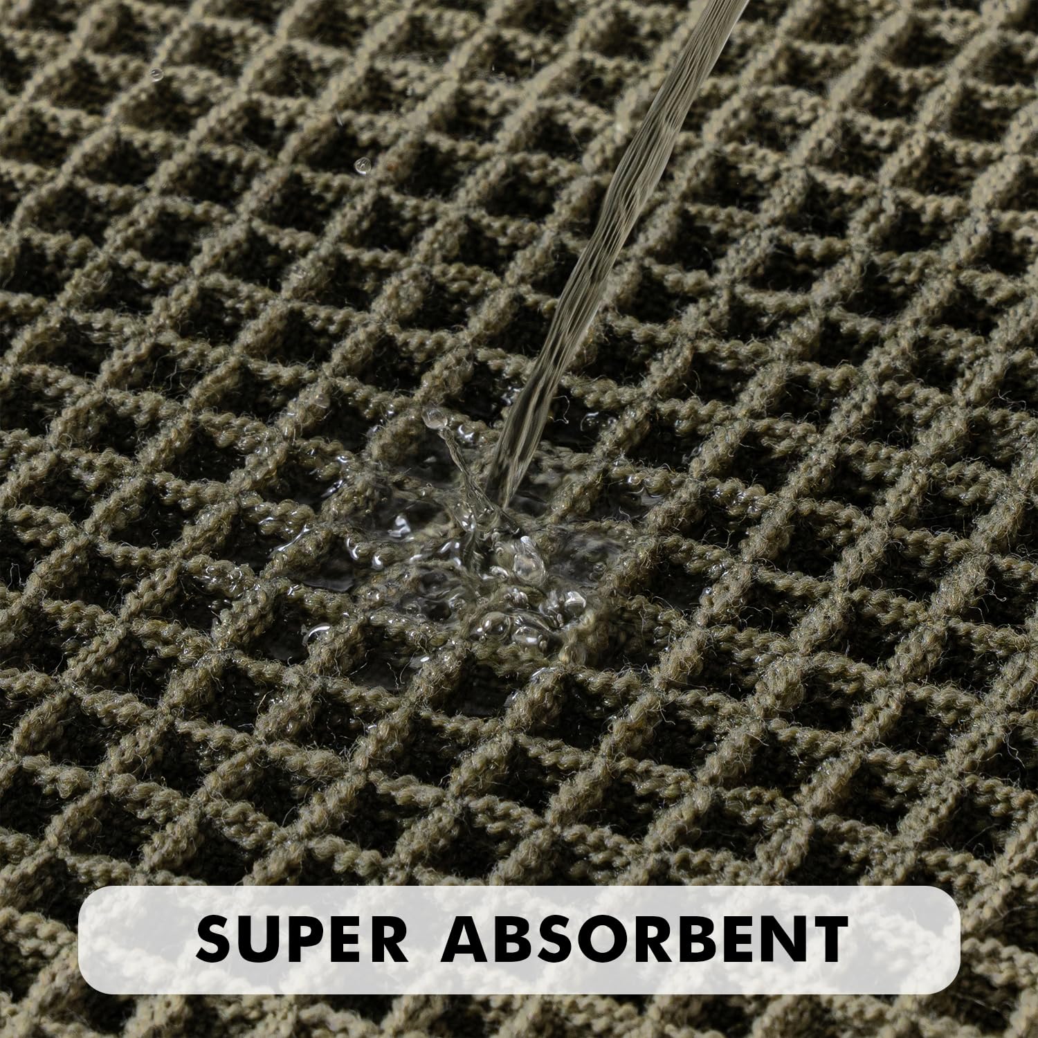 MIULEE bath mat tassels detail adds cozy decorative touch.