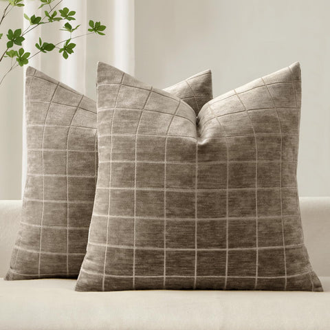 MIULEE decorative chenille plaid pillow cover close-up highlights durable texture for sofa decor.