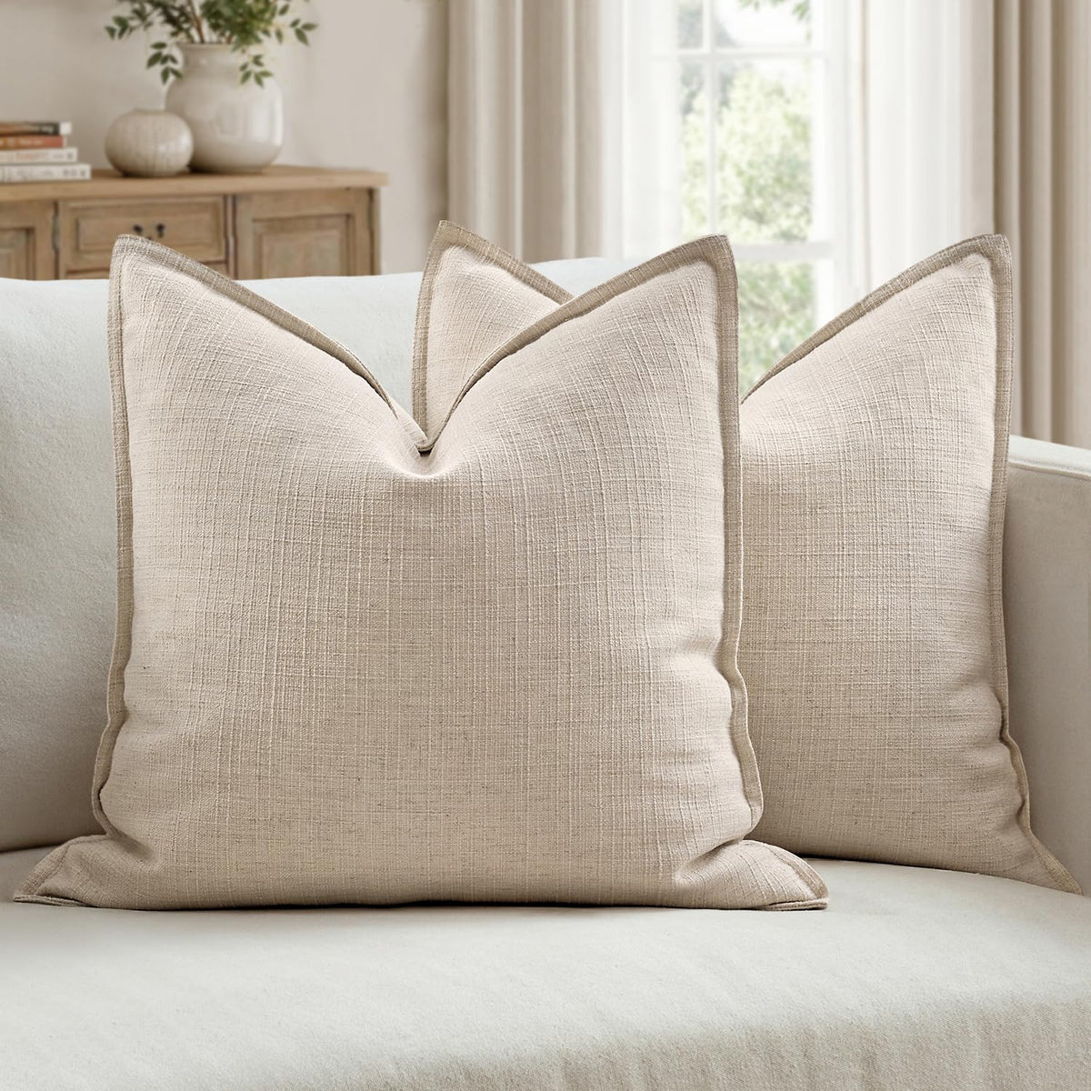 MIULEE euro sham 26x26 on bed for plush layering and hotel-style look.