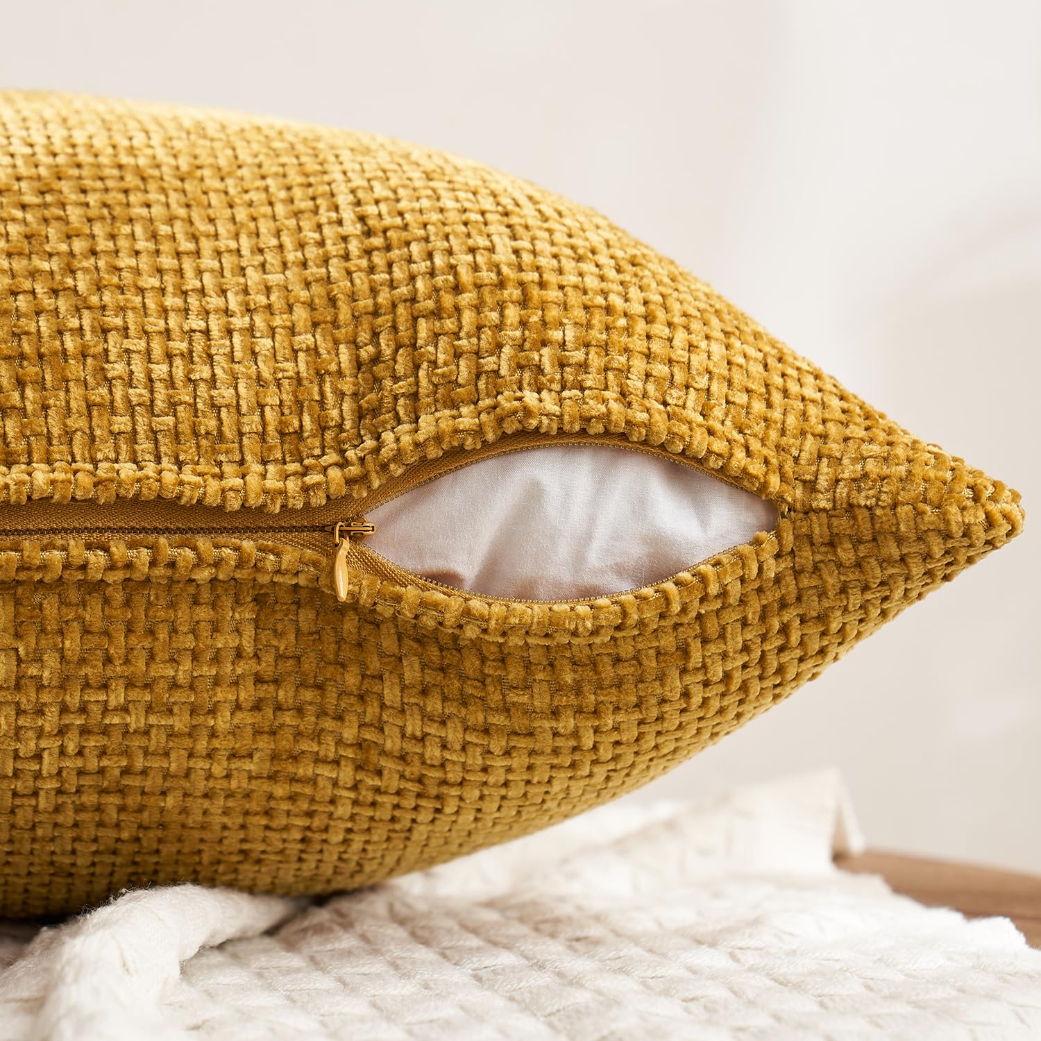MIULEE packaging and quality-forward presentation for home styling.