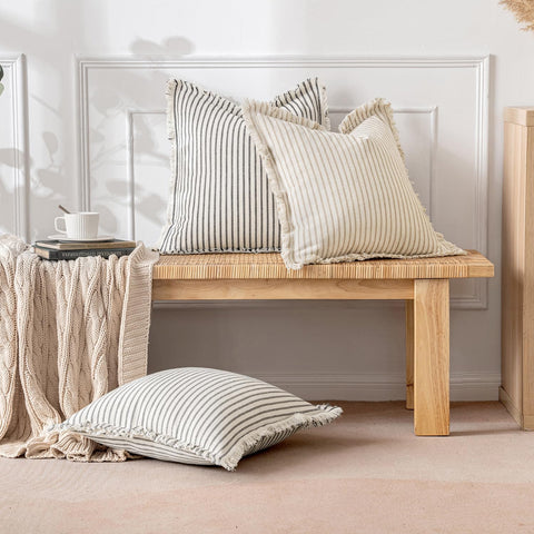 MIULEE easy-care linen cover suitable for indoor and outdoor decor.