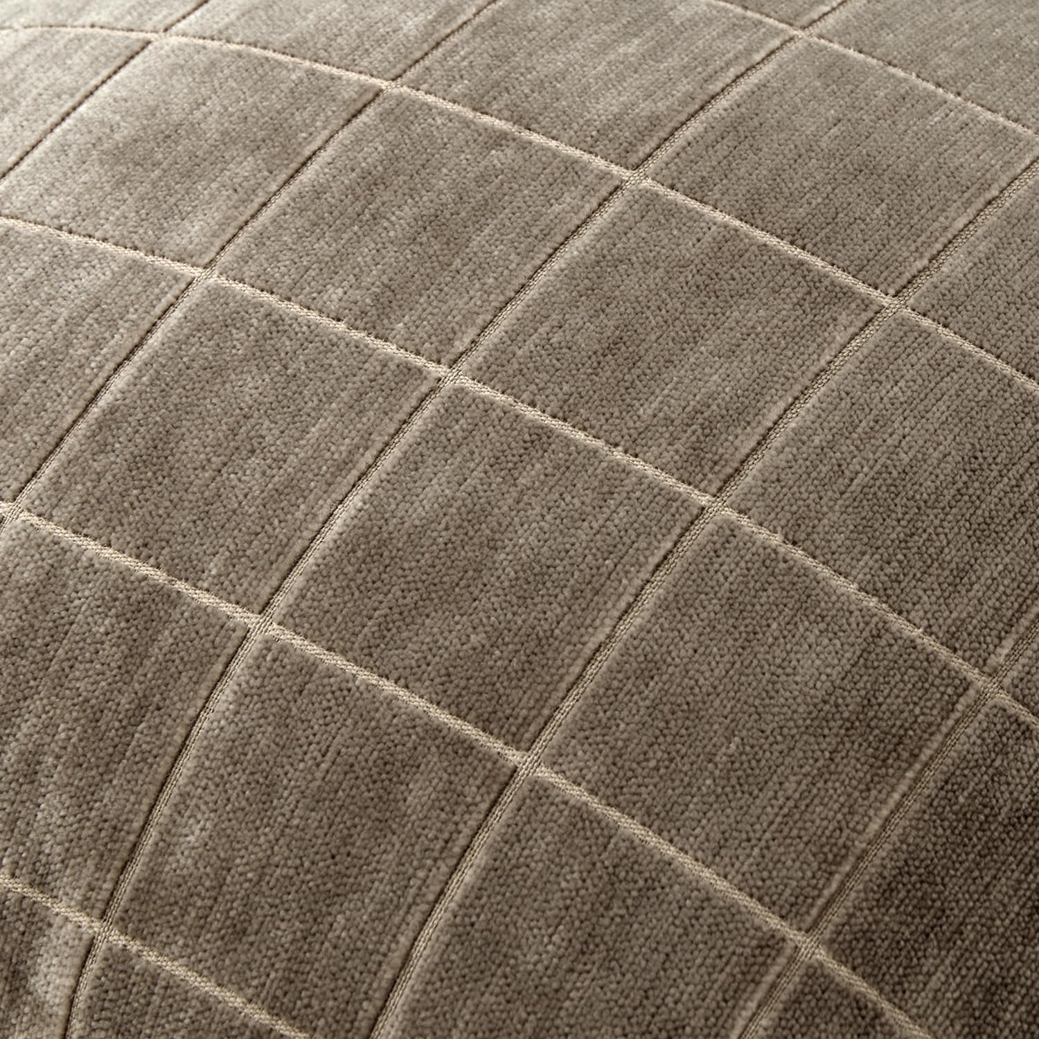 MIULEE plaid pillow cover with breathable material holds color well.