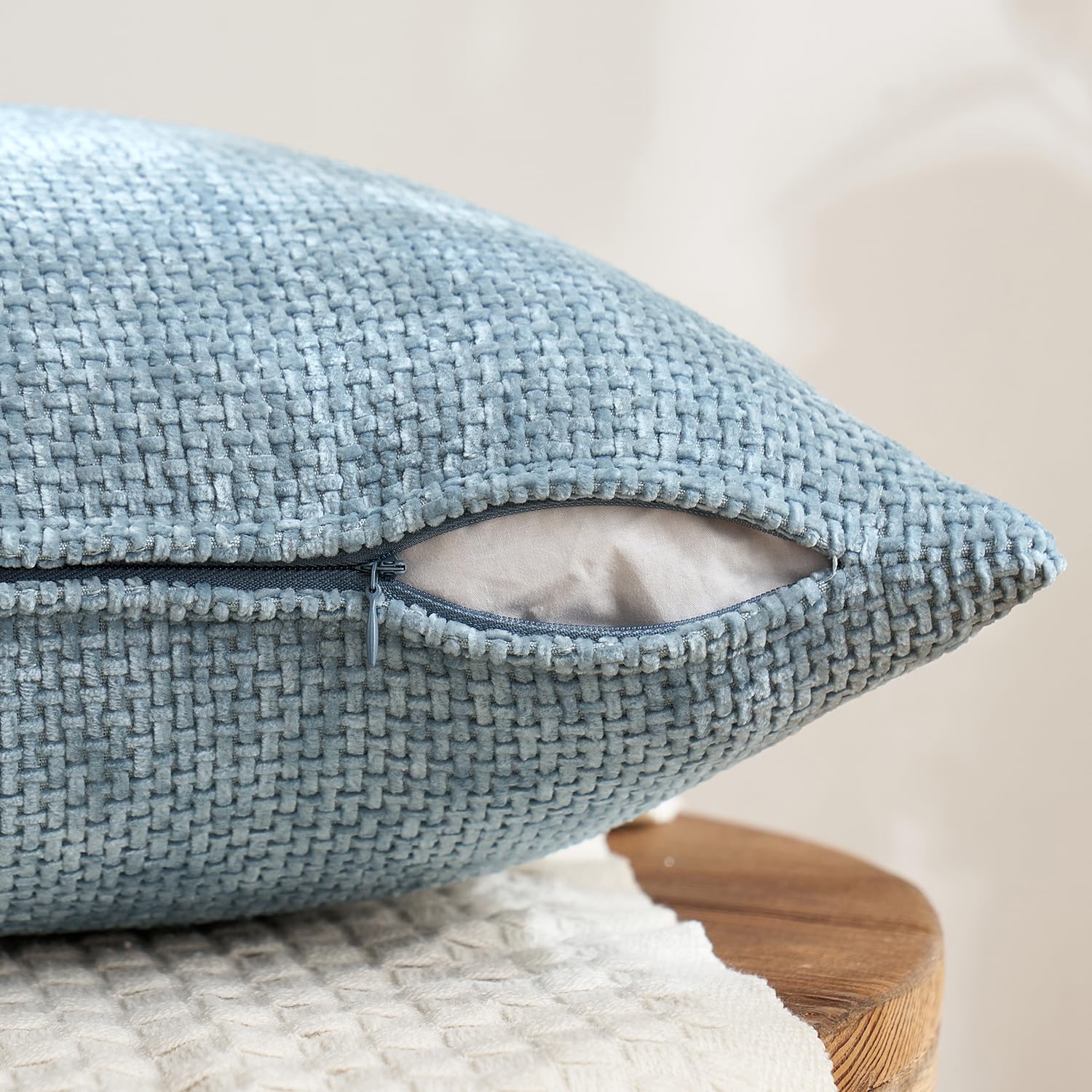 MIULEE easy-care design supports machine washing and quick refresh