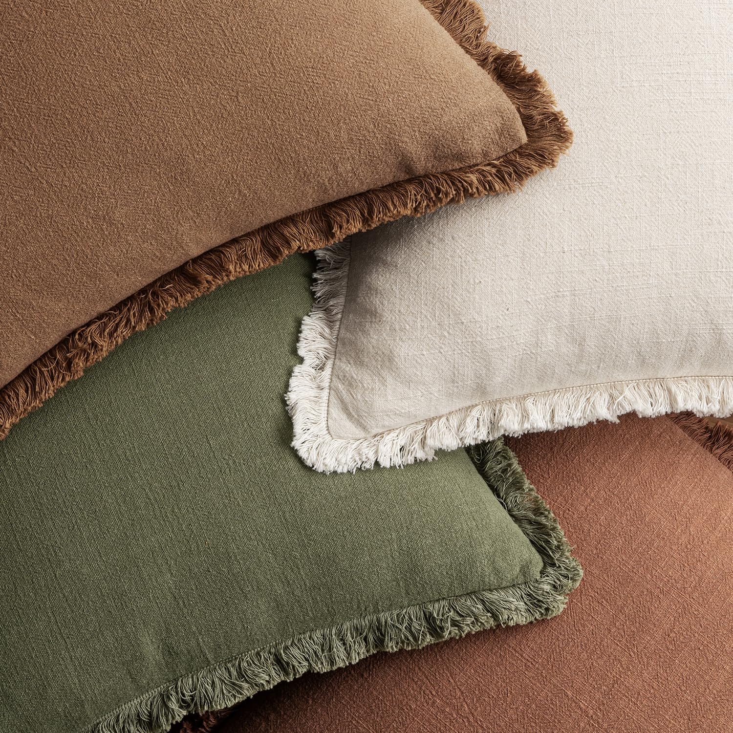 MIULEE pillow cover is easy to wash and maintain.