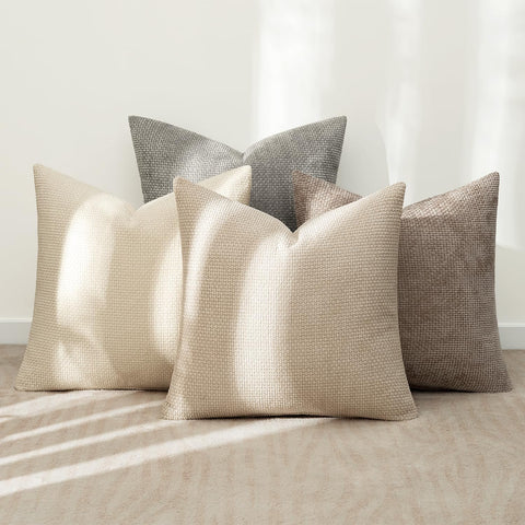 MIULEE hidden-zipper design pillow cover ensures a seamless silhouette and easy insert changes.
