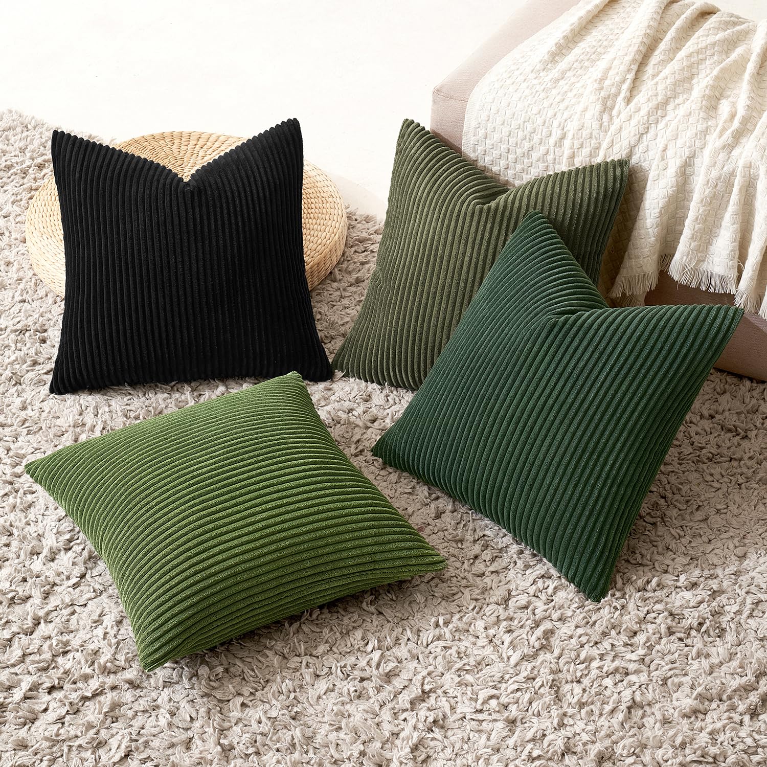 MIULEE emerald pillow cover with hidden zipper for clean styling.