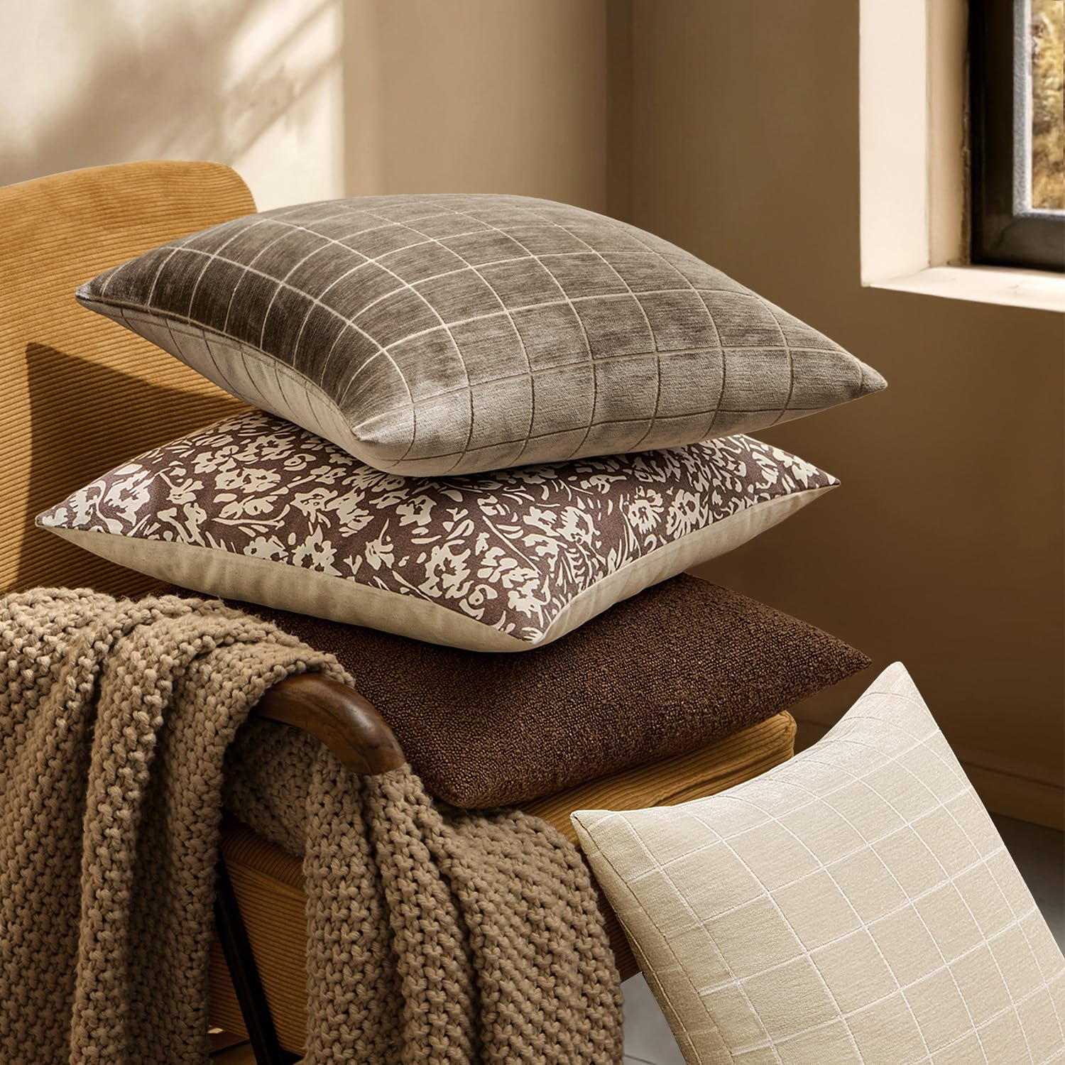 MIULEE soft chenille fabric texture feels cozy and inviting.