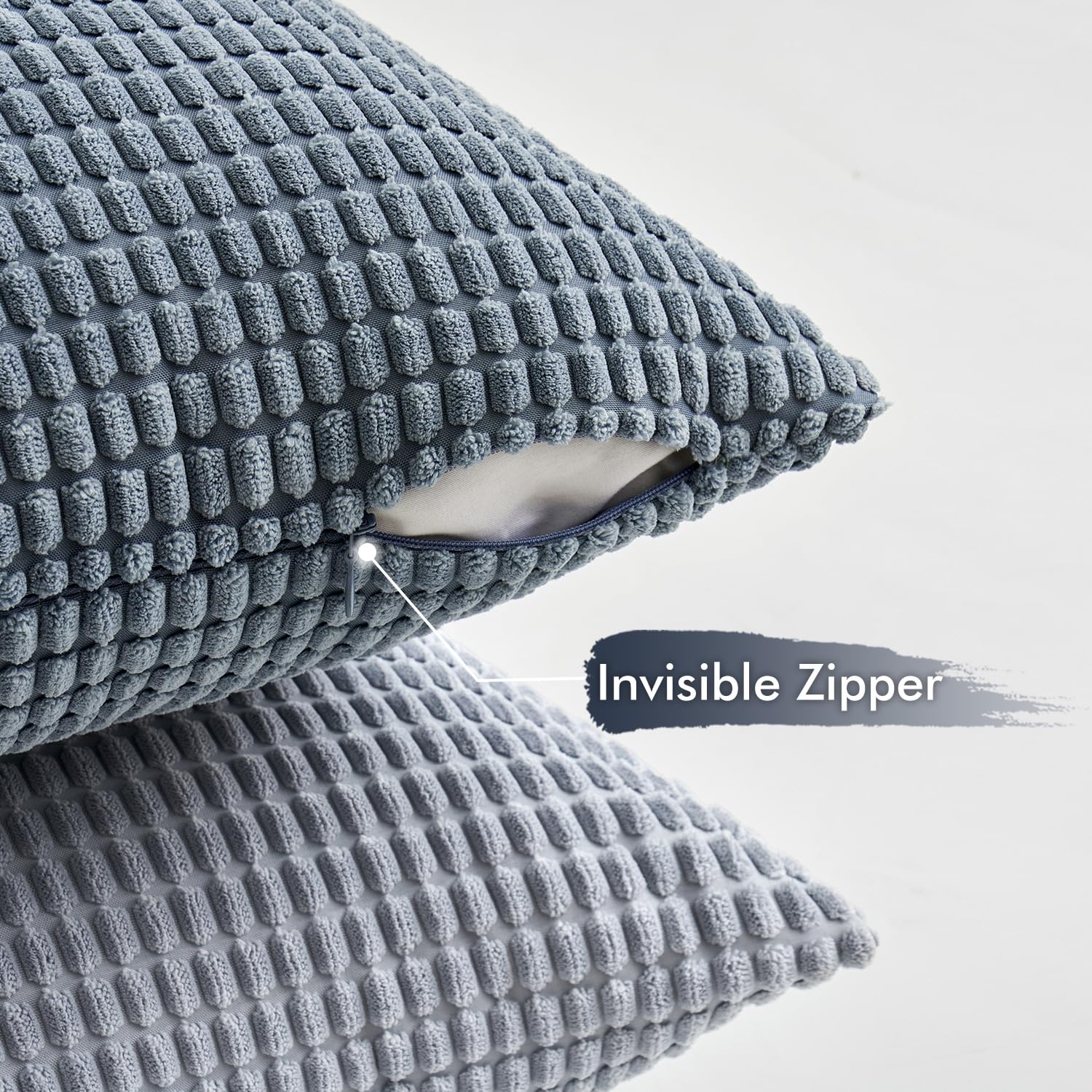 Coastal-summer vibe from MIULEE blue covers brightens living rooms or bedrooms.