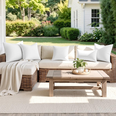 MIULEE virgin fiber-filled cushions offer steady support for outdoor seating.