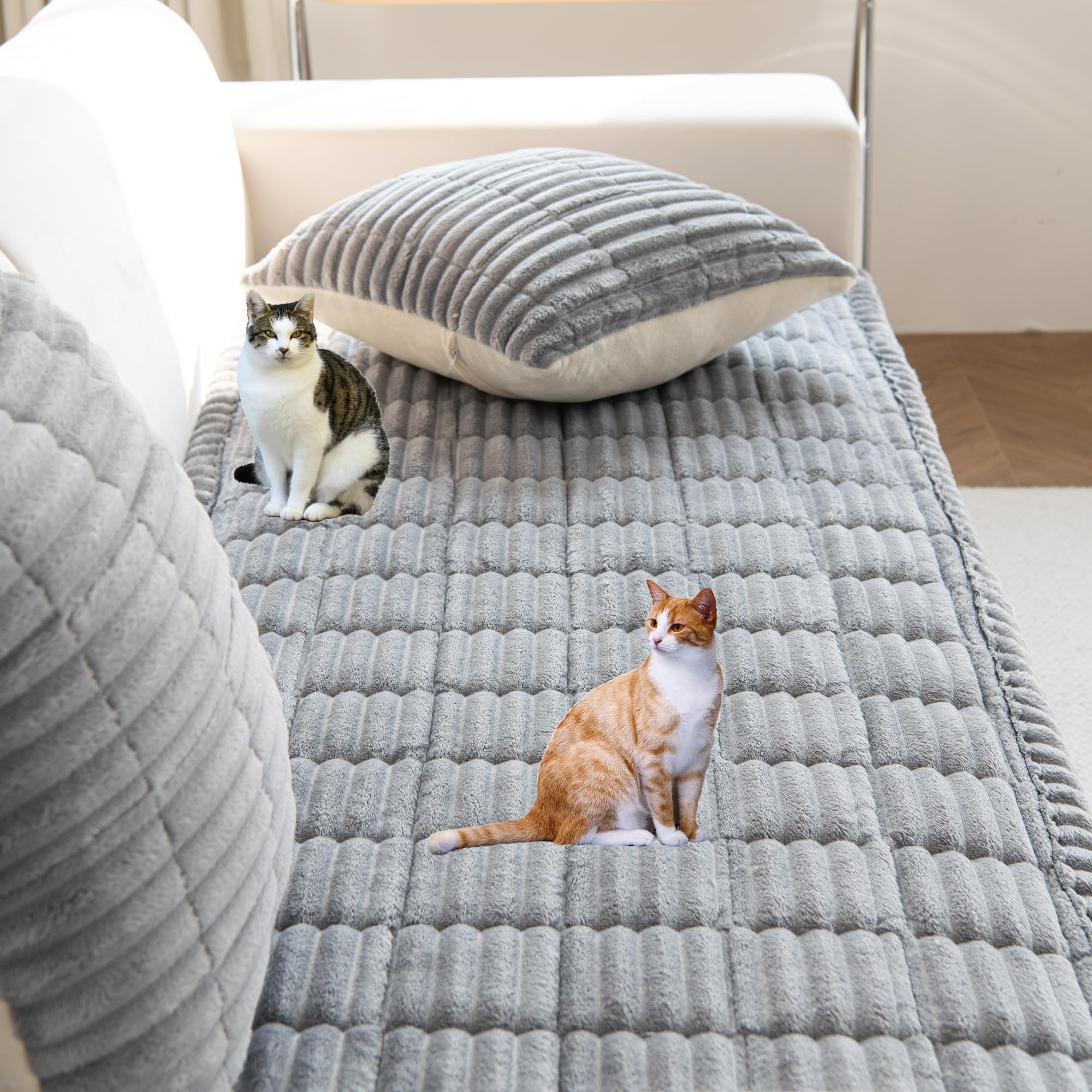 Mivnue Pet Couch Cover is washable, making maintenance quick and easy.