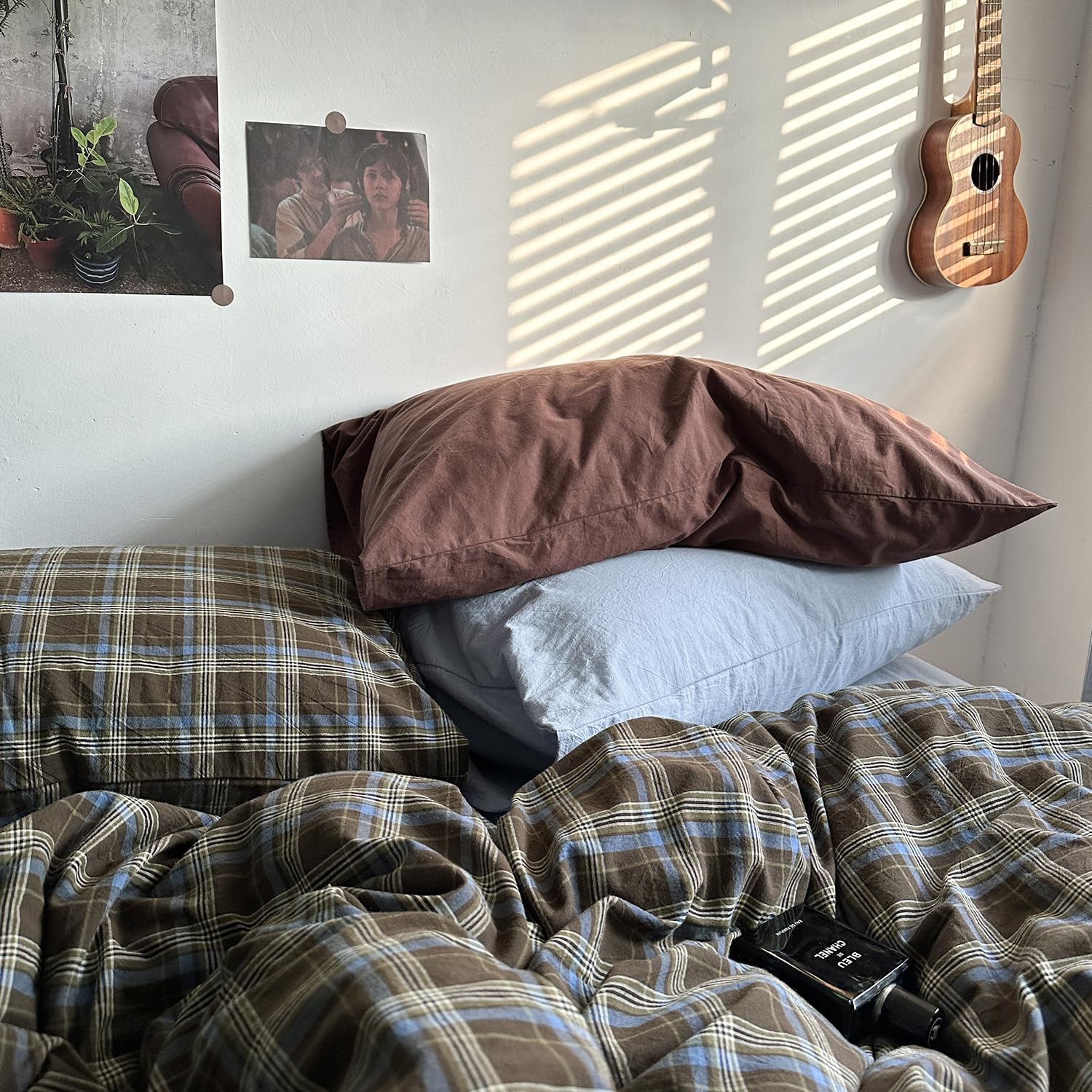 Mixinni four corner ties prevent shifting the duvet insert.