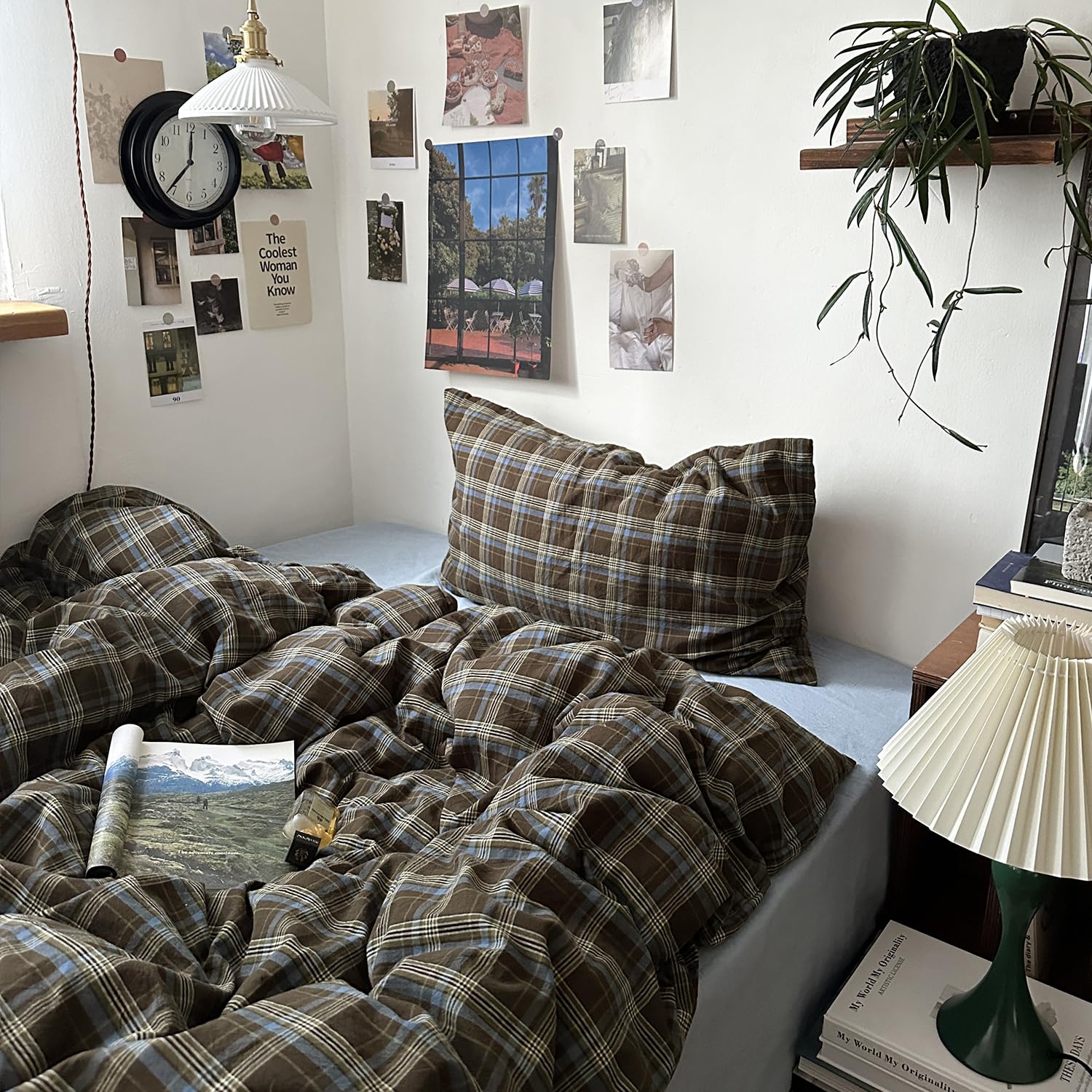 Mixinni pillowcase with envelope closure for a neat, secure finish.