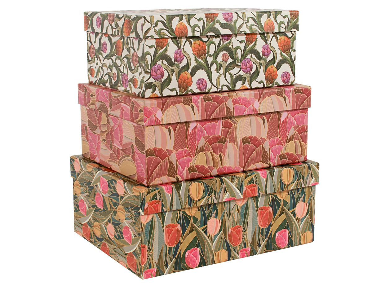 MIZFRUZZY tulip pink small box with lid keeps photos organized.