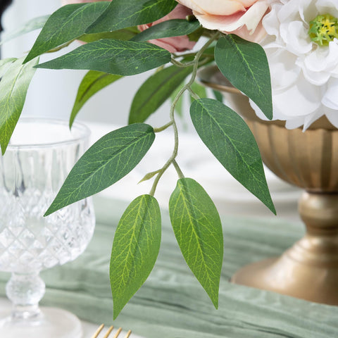 MIZII Silk leaves on Italian Ruscus stems stay vibrant for versatile décor